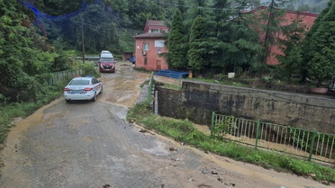 Zonguldak'ta sağanak Çaydamar'ı vurdu, Küçük Sanayi Sitesi'ni su bastı