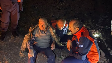 Burdur Yeşilova'da kaybolan İbrahim Çevik (89), dün gece dağda uyurken bulundu