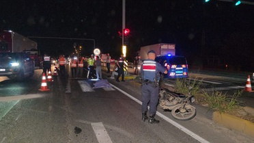 Antalya Manavgat'ta otomobille çarpışan motosikletin yolcusu öldü, sürücüsü yaralandı