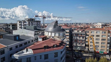 Bahçelievler'de Yayla Camii'nin yıkımı kubbe direnci nedeniyle 4 gündür sürüyor