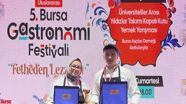 BŞEÜ Aşçılık takımı Bursa'da coğrafi işaretli ürünlerle Türkiye üçüncülüğünü kazandı