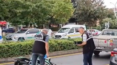 Çorum'da Orman İşletme kamyonetiyle çarpışan 18 yaşındaki sürücü hayatını kaybetti