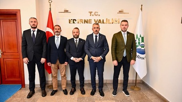 Edirne Valisi Sezer, MHP İl Başkanı Biçer ve Okçular Vakfı yetkililerini kabul etti