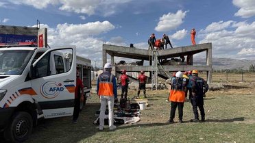Erzincan'da bölge düzeyinde deprem tatbikatında 1052 personel ve 207 araç görev yaptı