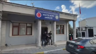 16 emniyet kaydı olan motosikletli, Eyüpsultan'da polise çarpıp kaçtı, tutuklandı
