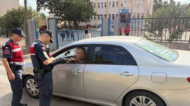 Gemlik'te jandarma okul çevresi ve öğrenci servis araçlarında olumsuzluk bulmadı