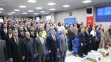 Hakkari'de riskli okul girişlerine dedektör ve acil durum butonu planlandı