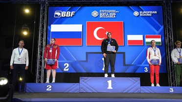 Sofya'da Rus rakibini yenen milli boksör Havvanur Kethüda, altın madalyayı kazandı
