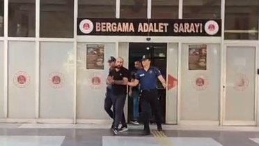 İzmir Bergama'da polis, operasyonda 1128 uyuşturucu hap ele geçirdi, 1 şüpheli tutuklandı