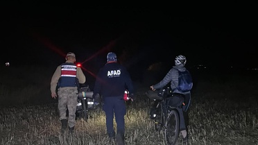 Kars Susuz'da bisikletli 2 turist jandarma ve AFAD ekiplerince bulundu