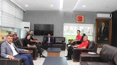 Boccia'da dünya rekoru kıran Bozbıyık, Kayseri İl Müdürü Kabakcı'yı ziyaret etti