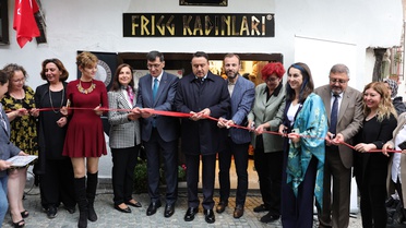 Kütahya Belediye Başkanı Kahveci, kadın kooperatifi ve derneğin açılış törenine katıldı