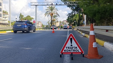 Manavgat'ta ölüye ait ehliyetle yakalanan sürücü 22 yıl 11 ay hapisle tutuklandı