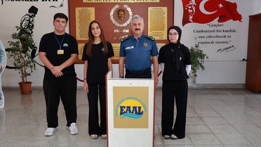 Mersin İl Emniyet Müdürü Aktaş, Toroslar'da öğrencilerle buluşup esnafı ziyaret etti