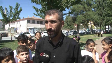 Şanlıurfa'daki 5.4'lük depremde İhlas muhabirleri büroda görüntü alıp anlattı