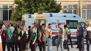 Manisa Valiliği, Turgutlu'da 11 öğrenciden 3'ünün yoğun bakımda olduğunu açıkladı