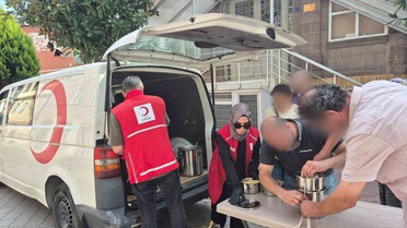 Kızılay Samsun Şubesi, aşeviyle her gün onlarca haneye sıcak yemek ulaştırıyor