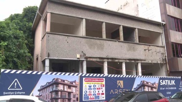 Üsküdar'ın 'Tavuklu Doktor'u Özferendeci'nin Doğancılar'daki evi yıkıma girdi
