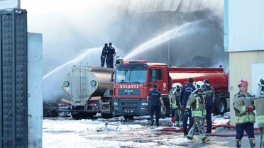 Ankara Kahramankazan'da plastik geri dönüşüm tesisinde yangına müdahale sürüyor