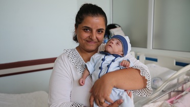 Aydın'da kalbi duran 350 gramlık Rüzgar bebek, 240 gün sonra taburcu oldu.