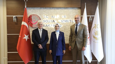 Bakan Göktaş, UNICEF Bölge Direktörü Beigbeder'le çocuk haklarını görüştü