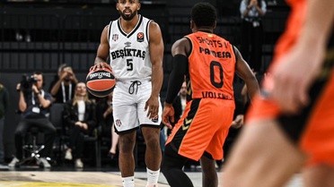 Beşiktaş, Euroleague'e Valencia Basket karşısında 96-94'lük yenilgiyle başladı.
