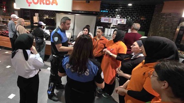 Bilecik Bozüyük'te polis 4 iş yerinde 36 vatandaşa dolandırıcılık uyarısı yaptı