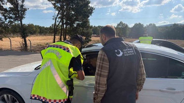 Bilecik'te jandarmanın 14 noktalı göç uygulamasında 3 aranan şahıs yakalandı