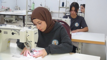 Bitlis Tatvan'da TOBB Nene Hatun MTAL öğrencileri öğretmenler için 40 önlük hazırladı