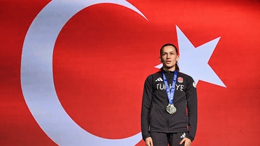 Milli boksör Hatice Akbaş, 51 kiloda İspanyol rakibini yenip Avrupa şampiyonu oldu