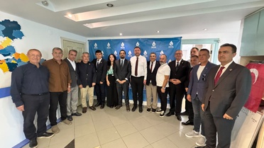 CHP İzmir İl Başkanı Gümrükçü, üç partinin il başkanıyla kent gündemini görüştü