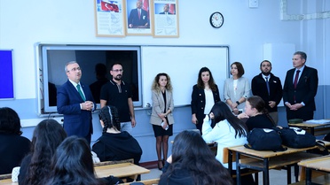 Eskişehir İl Milli Eğitim Müdürü Sinan Aydın, meslek lisesi öğrencileriyle buluştu