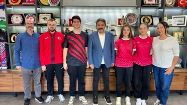 Eskişehirli badmintoncu Beren Su Ulus, Avrupa Oyunları'nda gümüş madalya kazandı
