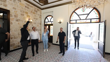 Hatay Valisi Masatlı, restorasyonda sona gelinen tarihi valilik binasını inceledi