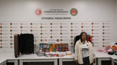 Gümrük ekipleri İstanbul Havalimanı'nda 20 kilo 260 gram metamfetamin ele geçirdi