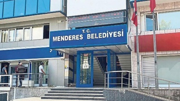 Menderes Belediyesi rüşvet soruşturmasında 9 şüpheliden 7'si tutuklandı