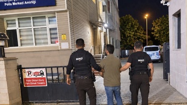 Kırıkkale polisi, hırsızlıktan 6 yıl hapisle aranan firari hükümlüyü araçta yakaladı