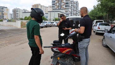 Kozan'da okul çevrelerinde denetim sıklaştı, motosikletlerin şasesi kontrol ediliyor