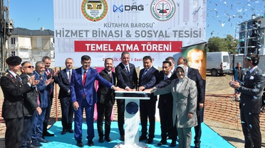 Kütahya'da yaklaşık 3 bin 850 metrekarelik avukat hizmet binasının temeli törenle atıldı