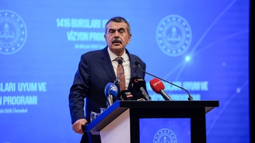 MEB Bakanı Tekin, bursiyerleri yurt dışında anlamsız hayranlık konusunda uyardı