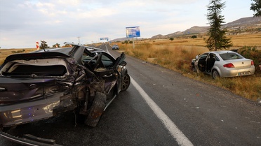 Nevşehir-Kayseri yolunda şarampole devrilen otomobilde ikisi çocuk 6 kişi yaralandı