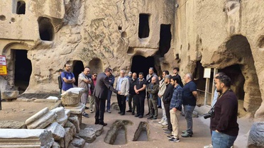 Niğde'ye gelen 35 akademisyen, Gümüşler Manastırı'nı yerinde inceledi