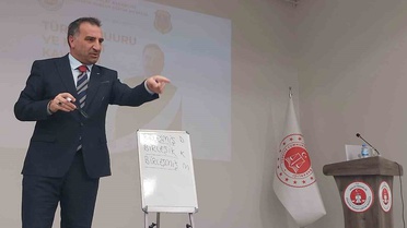 TDED Erzurum Şube Başkanı Ertaş, Türkçenin halk dilleriyle kıyaslanmasını yanlış buldu