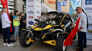 Baja Arca Bursa'da seremonik startla başladı; 18 araç 36 sporcu prologda yarışıyor.