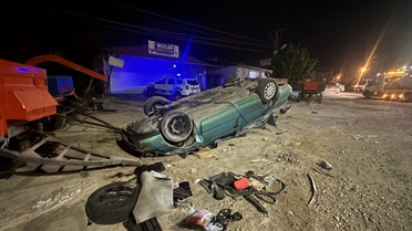 Van'da devrilen otomobilin sürücüsü ağır yaralandı