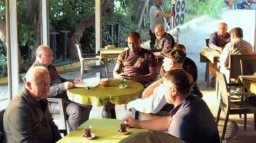 Yıldız golcü yıllar sonra İstanbul'da ! Kahvehanede oturup kivi içti