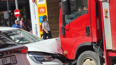 Adıyaman'da otomobil park halindeki kamyonete çarptı, 12 kişi yaralandı