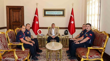 Bilecik Valisi Sözer, İtfaiye Haftası'nda itfaiye personelini kabul etti