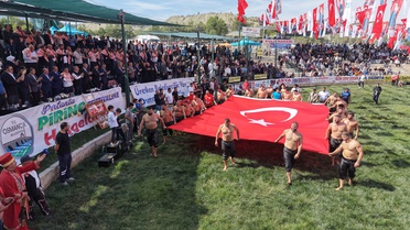 Osmancık'ta 600 sporcunun güreştiği festivalde başpehlivan Bekir Eryücel oldu