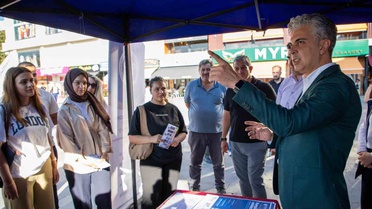 EBYÜ Rektörü Kuyrukluyıldız, Erzincan'da öğrenci stantlarında inceleme yaptı